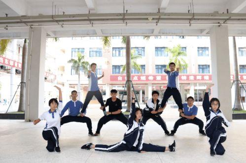 深圳中学最新爆料,揭秘校园新动态与未来规划  第3张